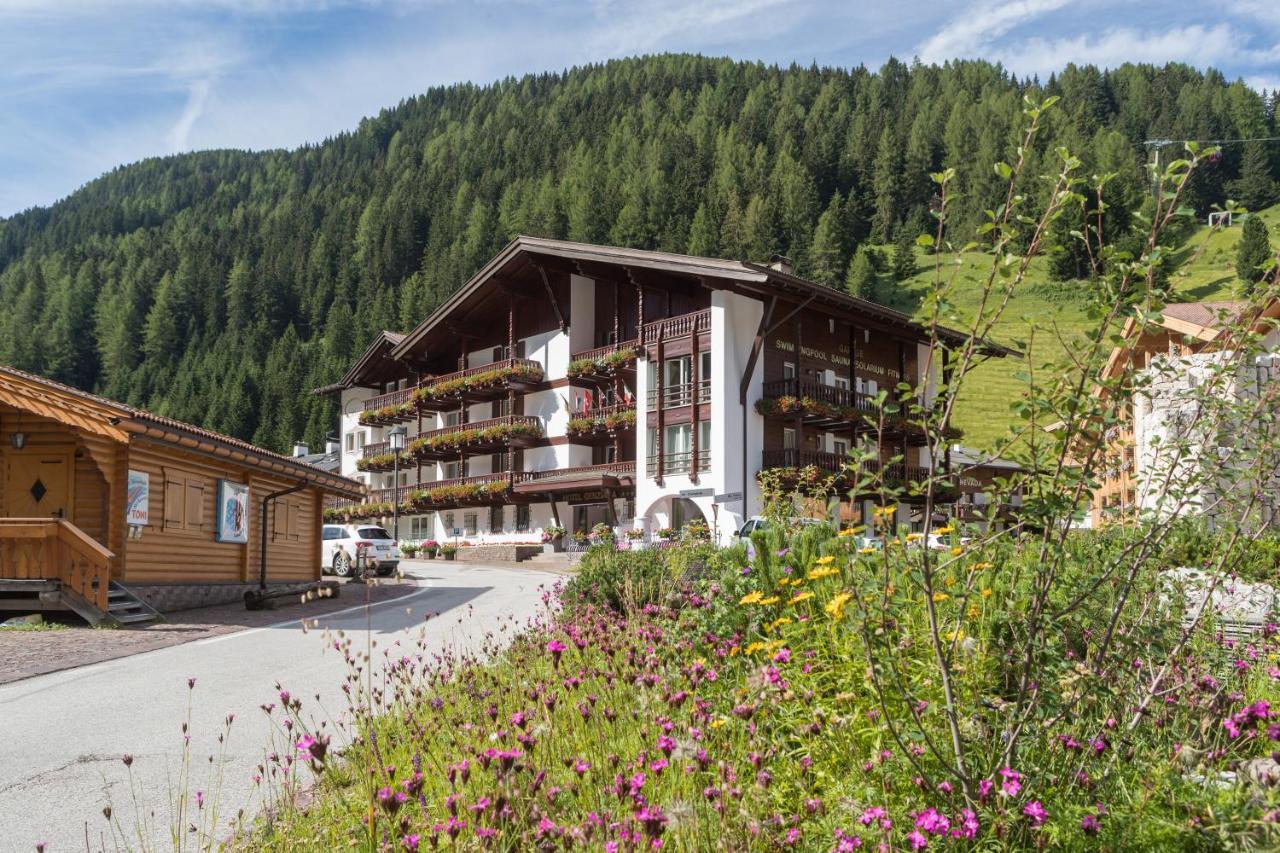 Hotel Genziana Selva di Val Gardena Exteriör bild