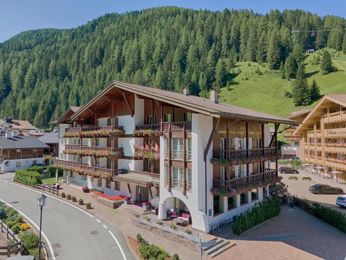 Hotel Genziana Selva di Val Gardena Exteriör bild